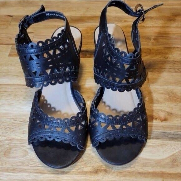 XOXO Sunday Women’s Wedge Sandals - Picture 3 of 7